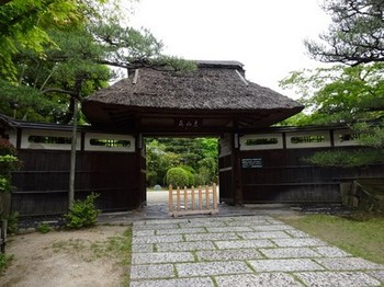 150512東山荘①、正門 (コピー).JPG