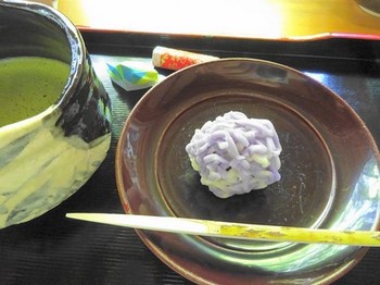 160505爲三郎記念館⑬、お抹茶と季節の和菓子 (コピー).JPG