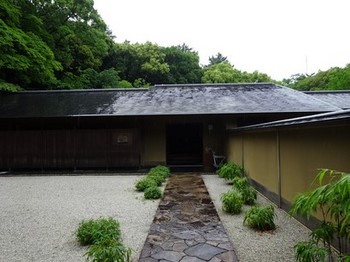 160517浜松市茶室「松韻亭」①、前庭と玄関 (コピー).JPG