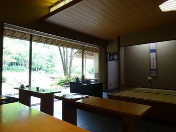 160614浜松市茶室「松韻亭」②、立礼席 (コピー).JPG