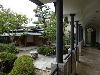 160916桑山美術館⑥、回廊 (コピー).JPG