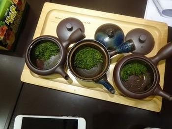 170214深緑茶房「お茶教室」⑦、茶こしの違いによる飲み比べ (コピー).JPG