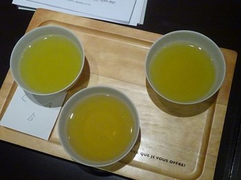 170411深緑茶房「お茶教室」④、ペットボトル茶飲み比べ (コピー).JPG