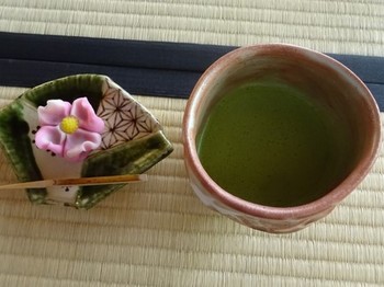 170420旧近衛邸13、お抹茶と和菓子（ハナミズキ） (コピー).JPG