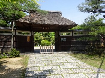 170512東山荘①、正門 (コピー).JPG