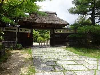 170722東山荘①、正門 (コピー).JPG