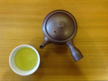 200303茶カフェ深緑茶房02、一煎目.JPG