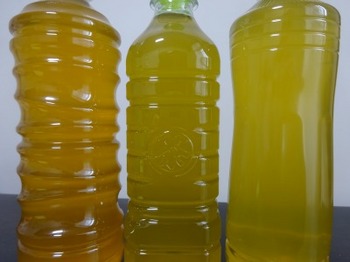 200420ペットボトル茶比較05、水色（液色）比較.JPG