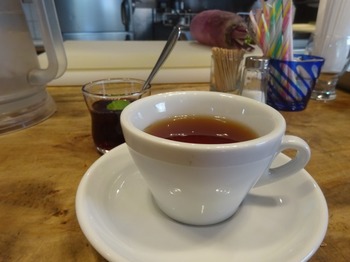 s_171031イノーヴェ⑥、紅茶とプチデセール.JPG
