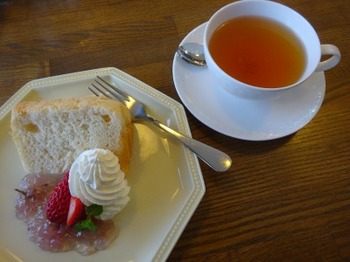 s_190401nido07、豊橋紅茶と桜のシフォンケーキ.JPG