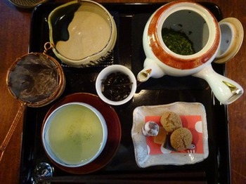 s_190419日本茶専門店はおと06.JPG